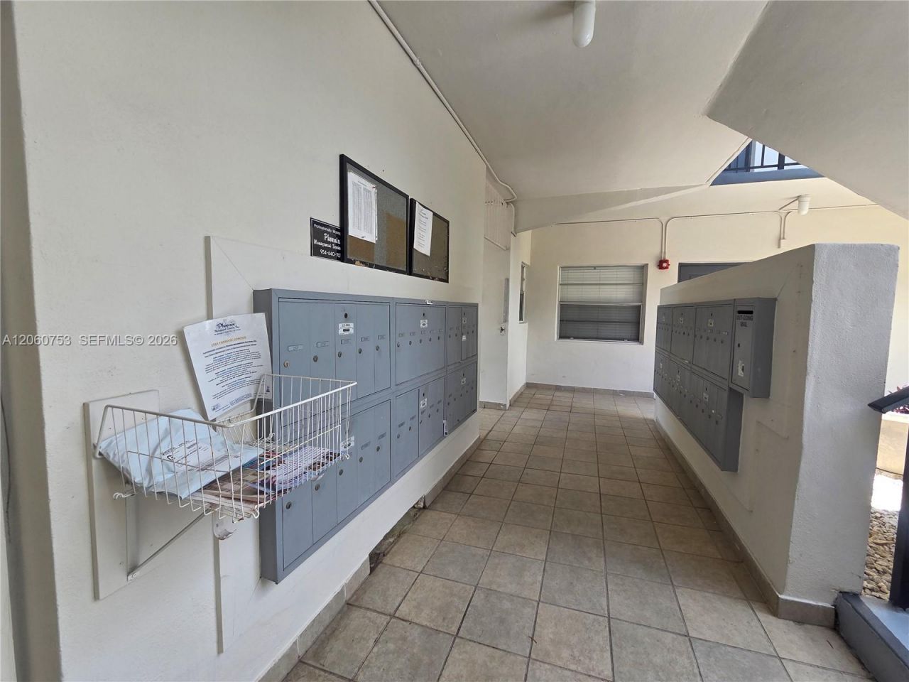 415 NE 2nd St, Unit 229, Hallandale Beach, FL 33009 Photo