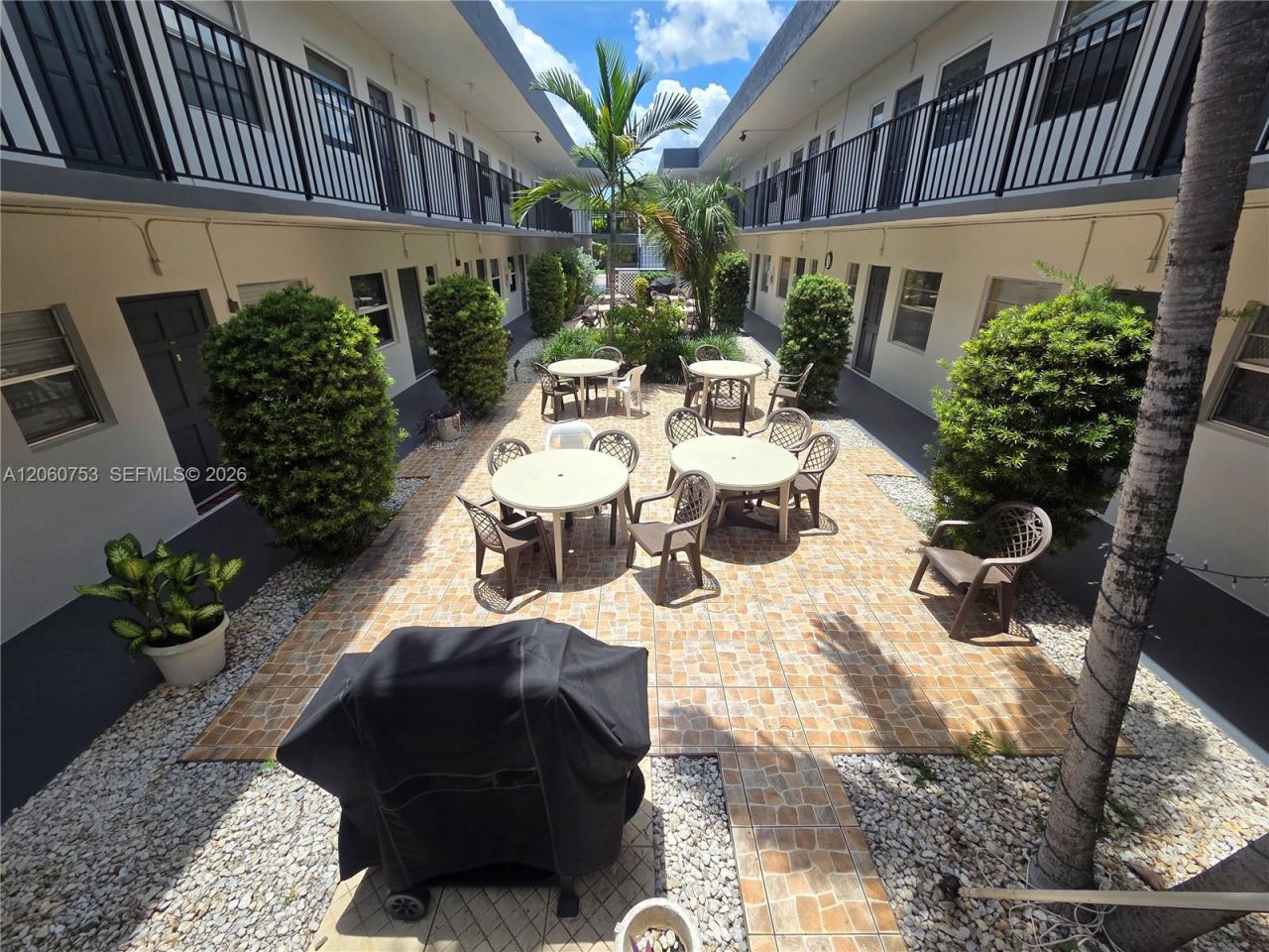 415 NE 2nd St, Unit 229, Hallandale Beach, FL 33009 Photo