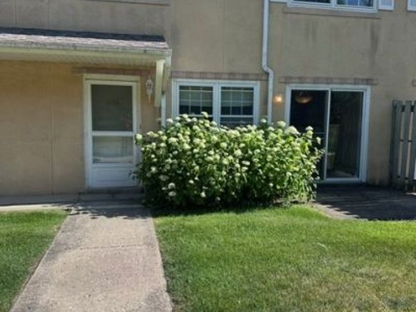 1186 Greenwood Circle , Woodstock, IL 60098