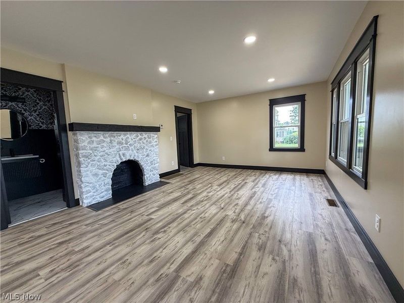 105 E Vermont Avenue , Sebring, OH 44672 Photo 15