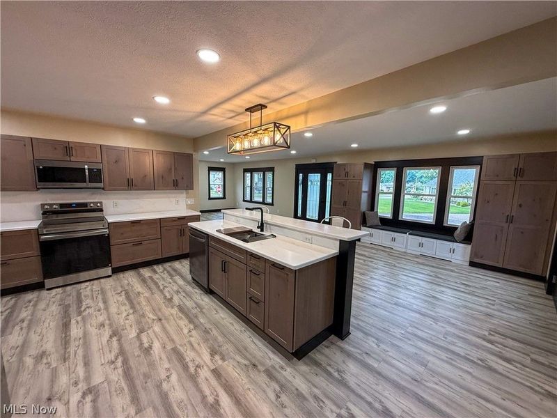 105 E Vermont Avenue , Sebring, OH 44672 Photo 6