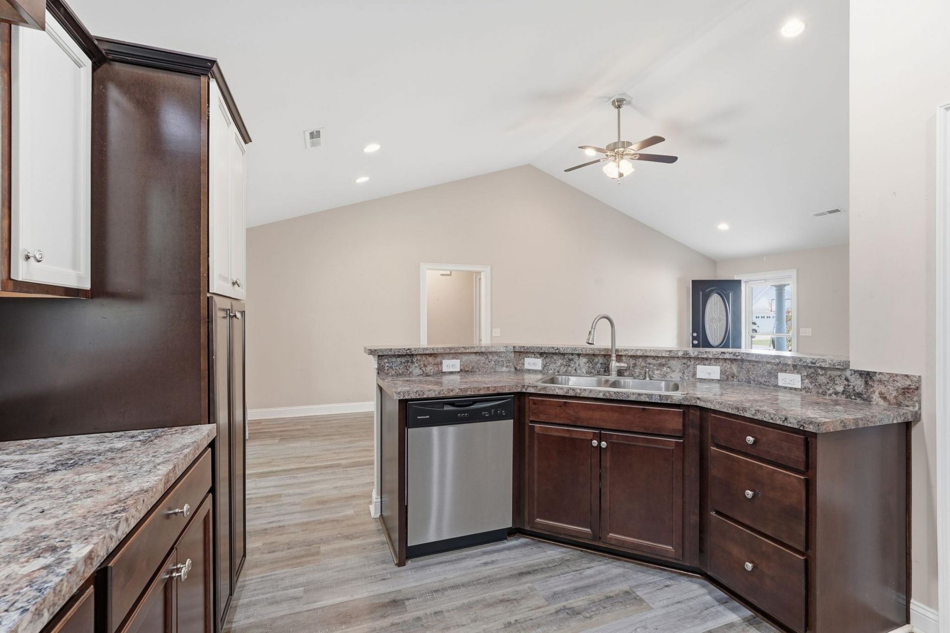 226 Blue Jacket Dr. Photo 11