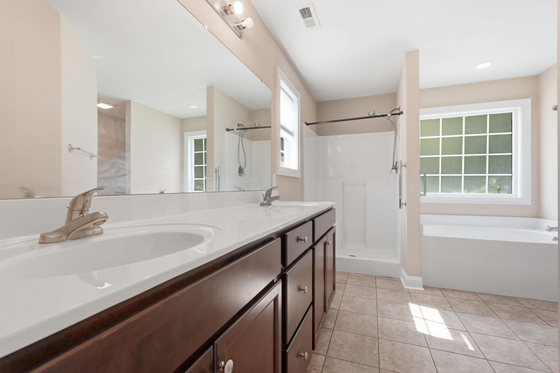 226 Blue Jacket Dr. Photo 16