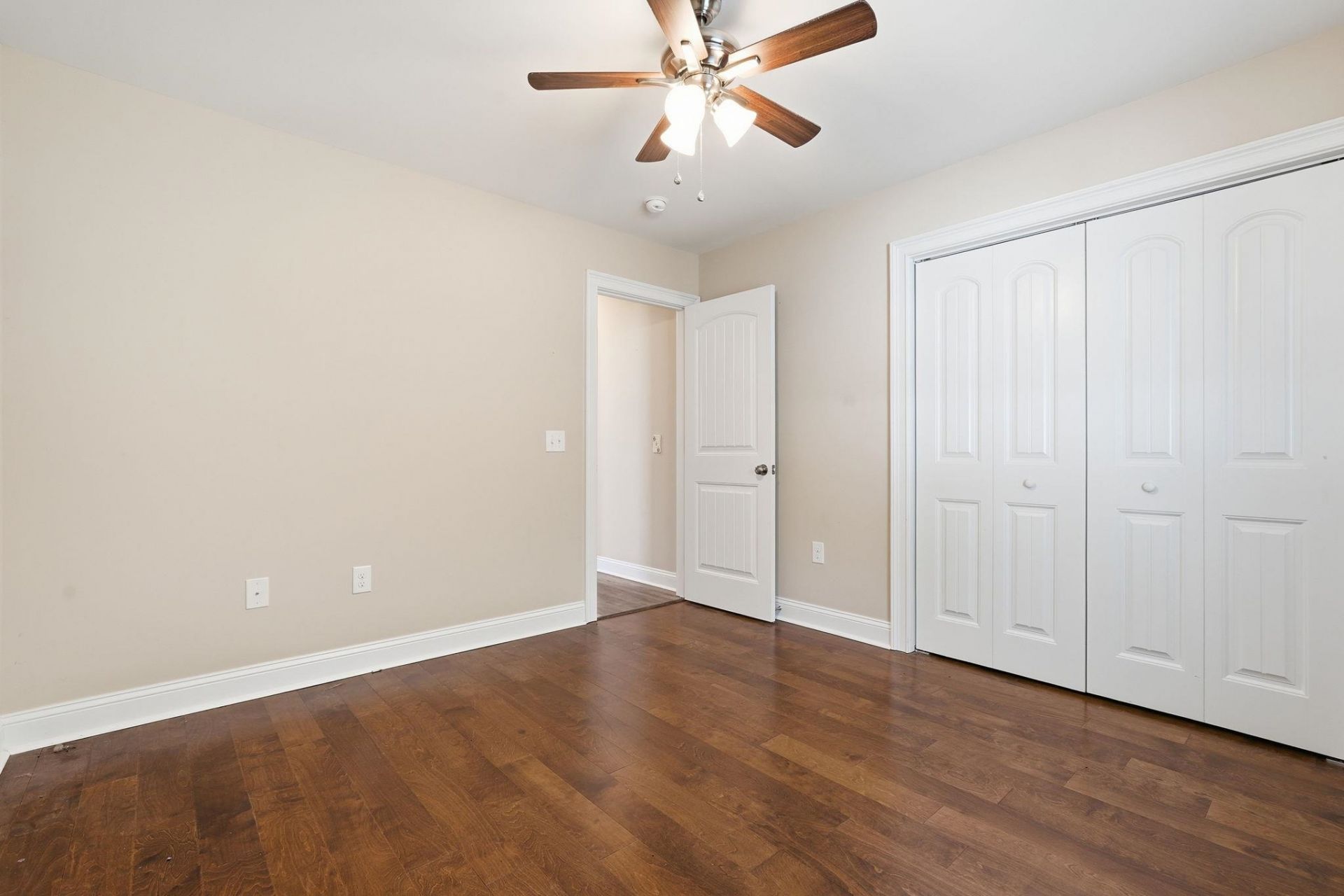 226 Blue Jacket Dr. Photo 24