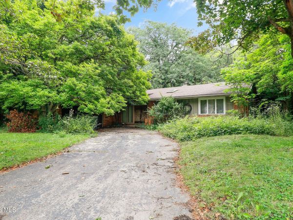 1157 Nanette Drive, Toledo, OH 43614