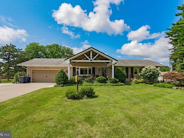 1212 MACUNGIE AVENUE, EMMAUS, PA 18049