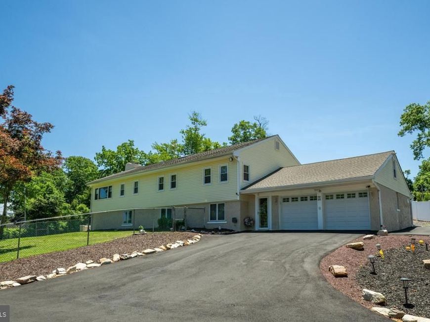 11 Williams Lane, Yardley, PA 19067 Main Photo