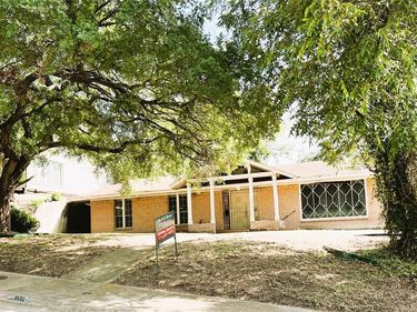 3530 Kiestcrest Drive, Dallas, TX 75233