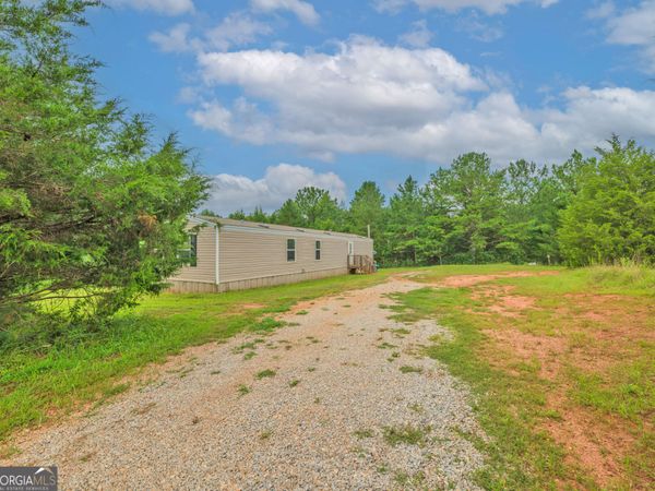 330 Edgewater Lane, Hartwell, GA 30643