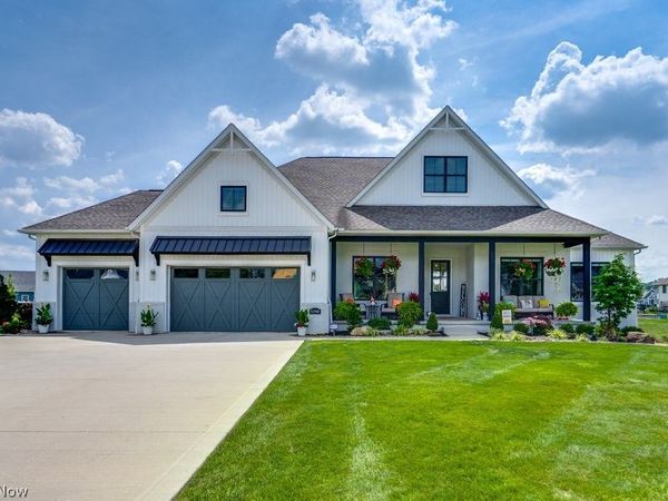 5740 Shadow Ridge Circle NW, North Canton, OH 44720