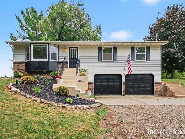2880 15 Mile Road NW, Sparta, MI 49345