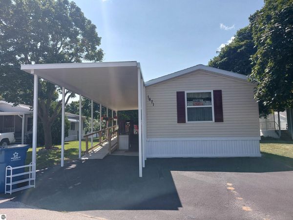 1671 David Place, Traverse City, MI 49686