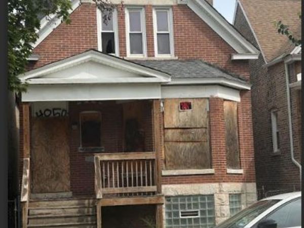 4050 W Fifth Avenue , Chicago, IL 60624