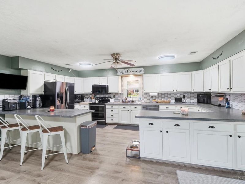1439 Lyons Road, Amelia, OH 45102 Photo 11