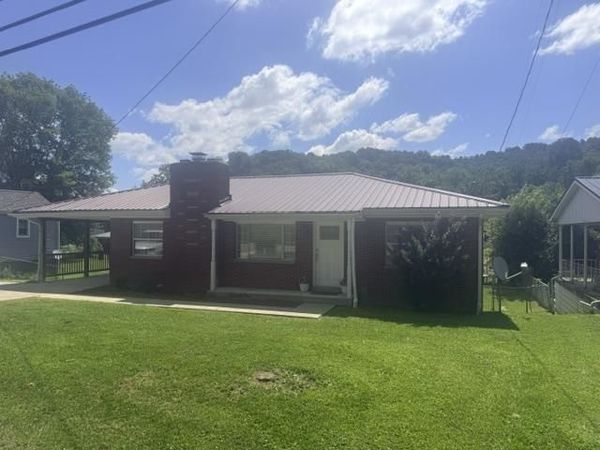 3038 State Route 5 , Ashland, KY 41102