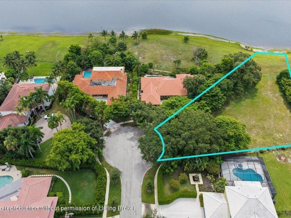 10 Sunningdale Circle, West Palm Beach, FL 33401