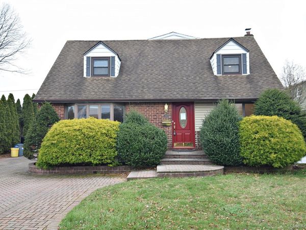 37 Amby Avenue , Plainview, NY 11803