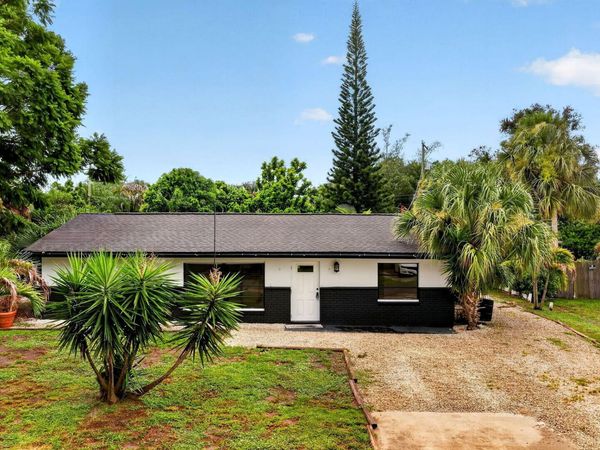 820 SE 13th Street, Stuart, FL 34994