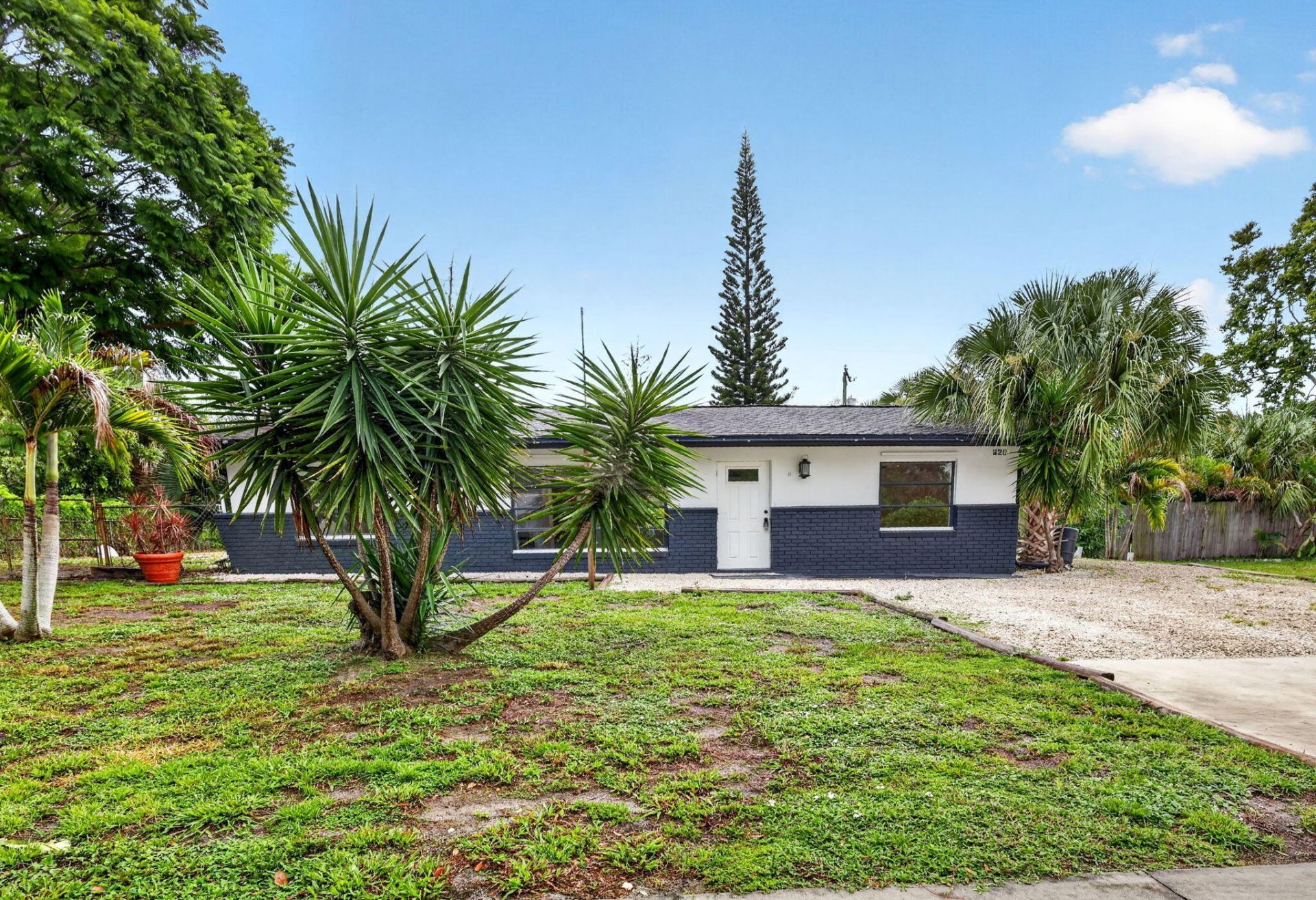 820 SE 13th Street, Stuart, FL 34994 Photo
