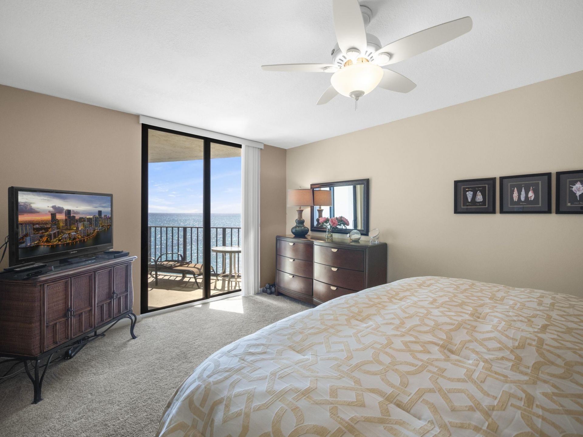 5420 N Ocean Drive, Unit 502, Riviera Beach, FL 33404 Photo