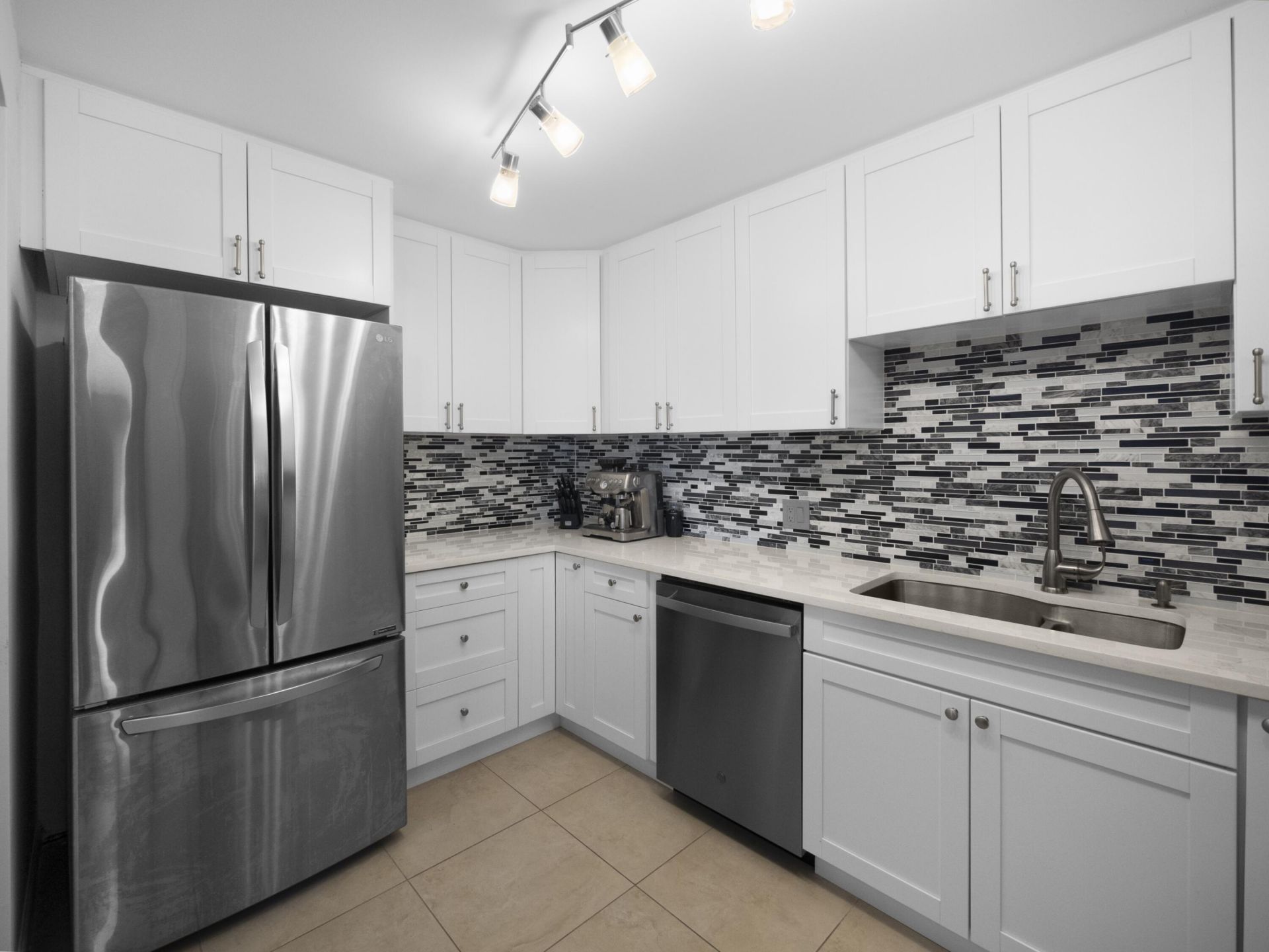 5420 N Ocean Drive, Unit 502, Riviera Beach, FL 33404 Photo