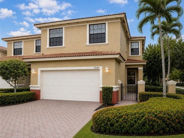 7541 Bristol CIR, NAPLES, FL 34120