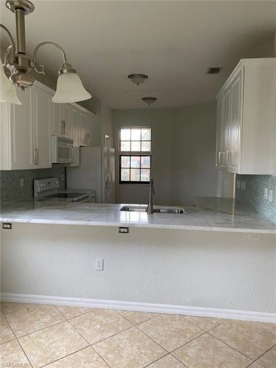 7541 Bristol Cir, Naples, FL 34120 Photo