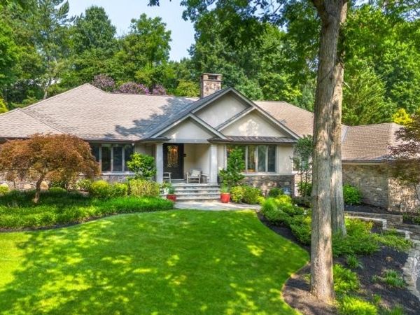 11 Ford Ln, Roseland, NJ 07068