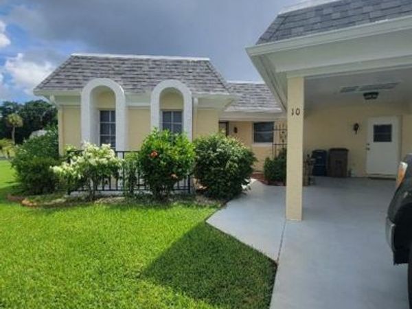 10 Regency CT , LEHIGH ACRES, FL 33936