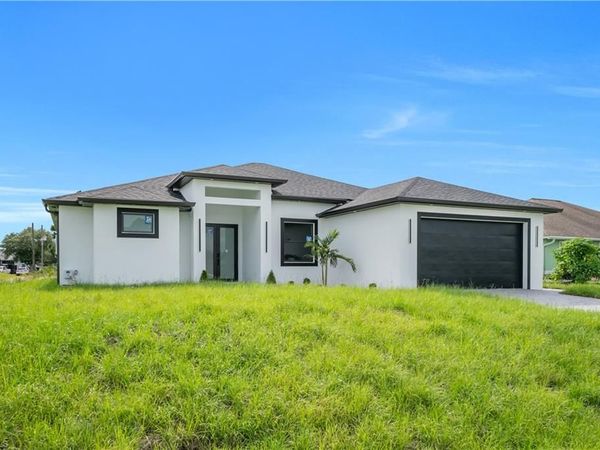 4629 Dora AVE N, LEHIGH ACRES, FL 33971