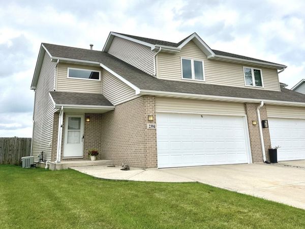 2394 Caton Crest Drive , Crest Hill, IL 60403