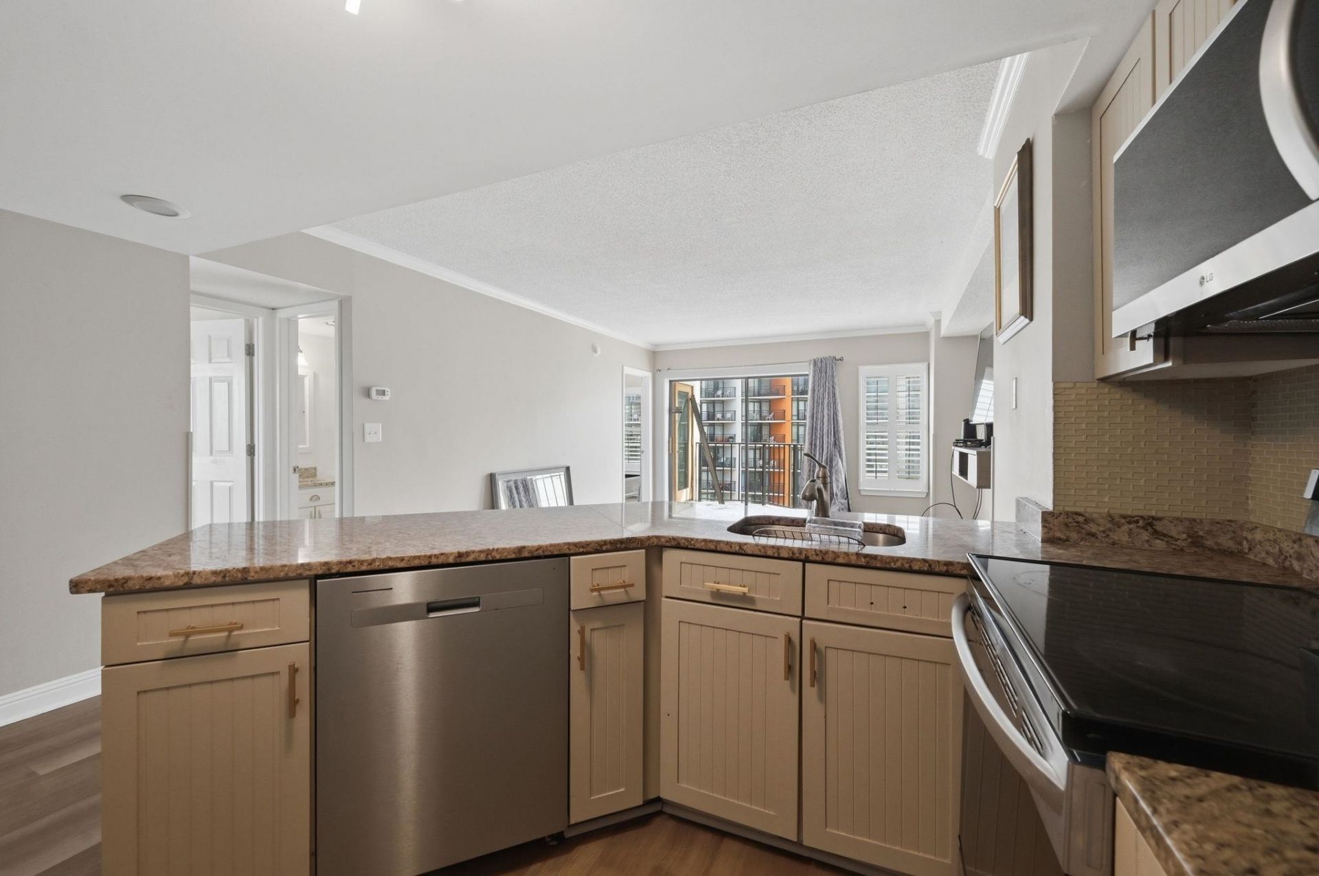 1605 S Ocean Blvd. Photo 4