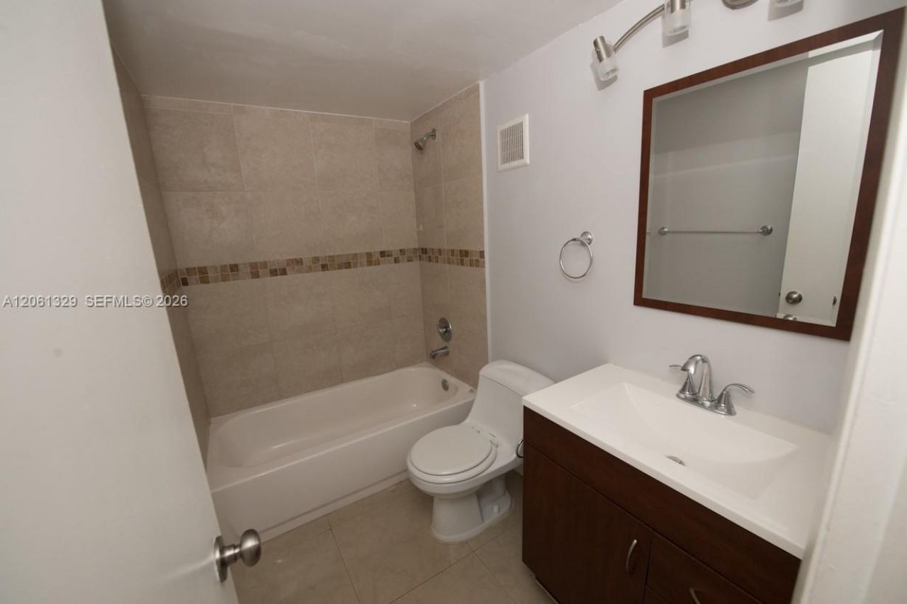 8550 N Sherman Cir, Unit 303, Miramar, FL 33025 Photo