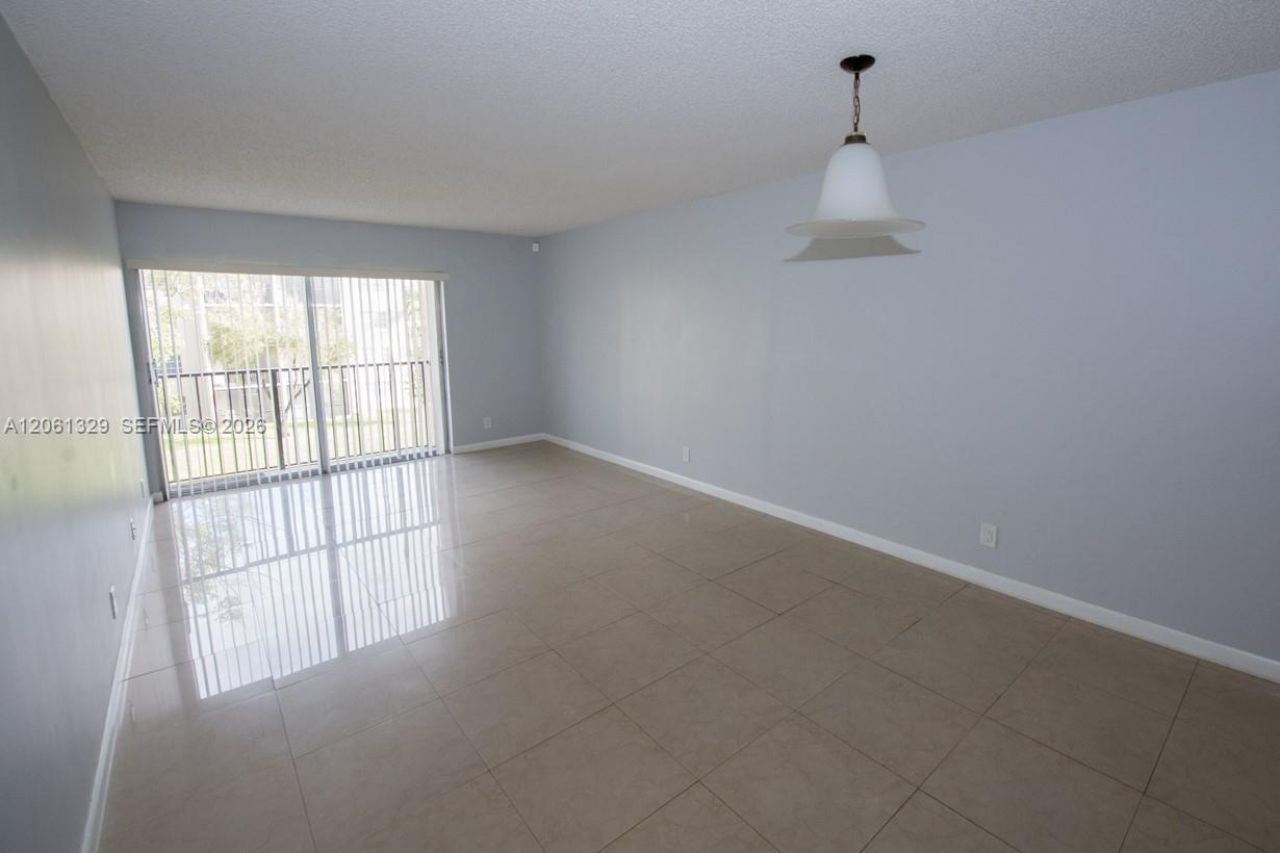 8550 N Sherman Cir, Unit 303, Miramar, FL 33025 Photo