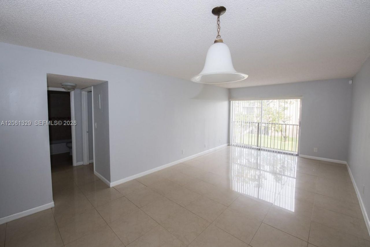 8550 N Sherman Cir, Unit 303, Miramar, FL 33025 Photo