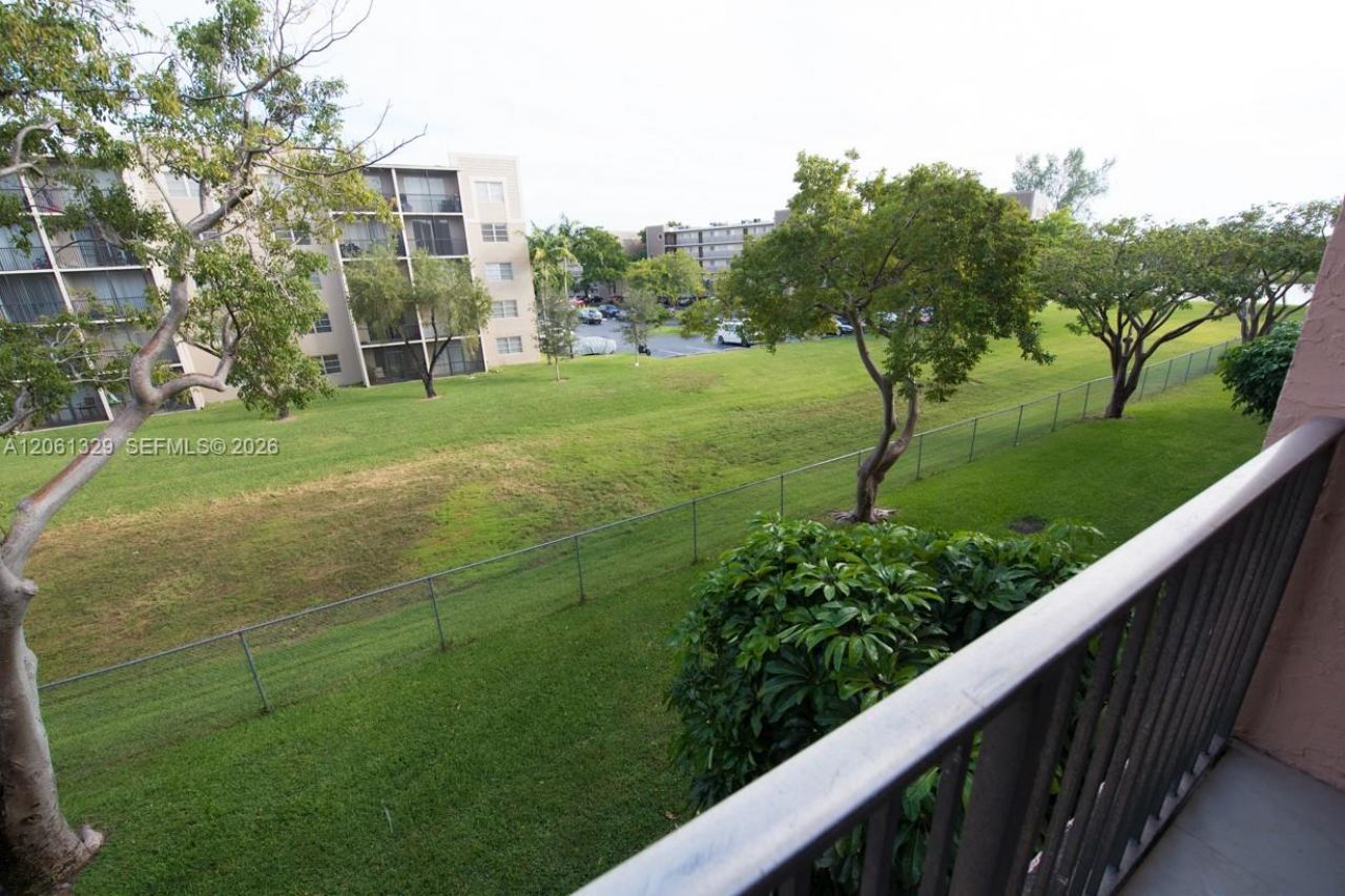 8550 N Sherman Cir, Unit 303, Miramar, FL 33025 Photo