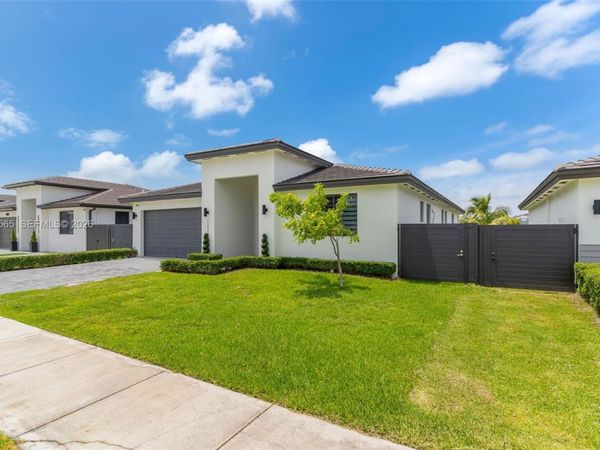 12933 SW 227th St , Miami, FL 33170