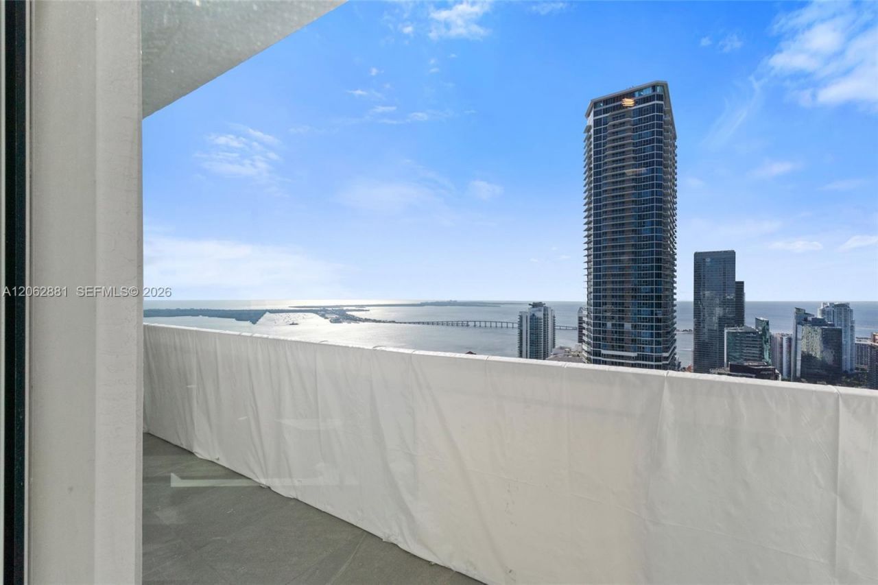 950 Brickell Bay Dr, Unit 5507, Miami, FL 33131 Photo