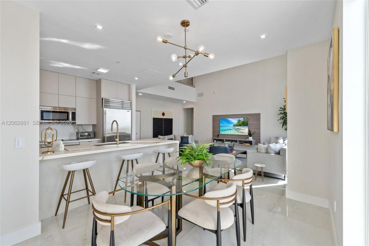 950 Brickell Bay Dr, Unit 5507, Miami, FL 33131 Photo
