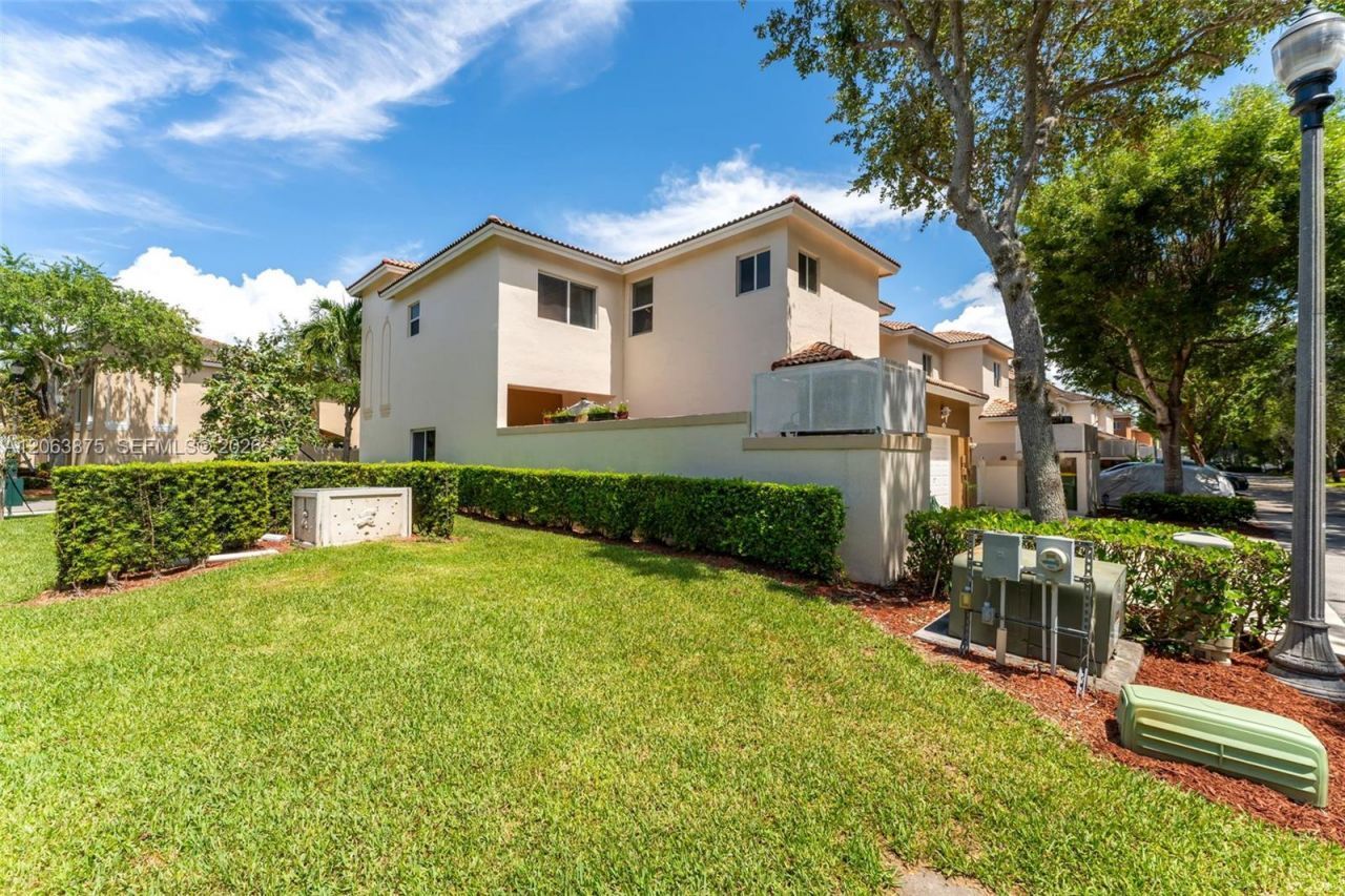 2390 SE 17th Ter, Homestead, FL 33035 Photo