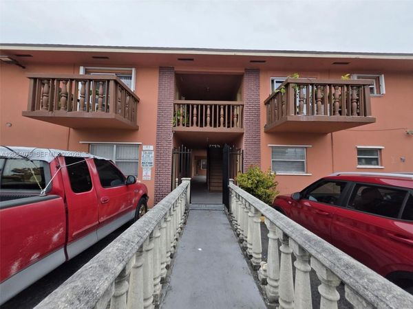 45 E 11th St , Unit 15, Hialeah, FL 33010