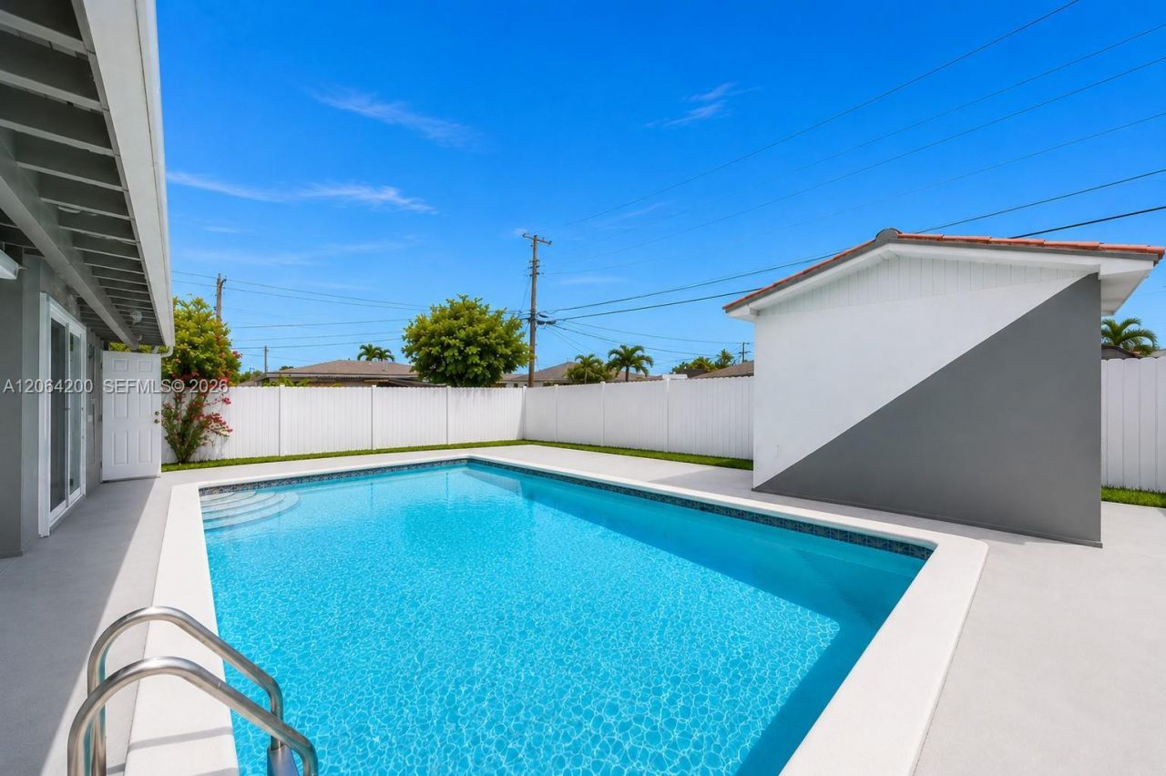 291 W 47th St, Hialeah, FL 33012 Photo