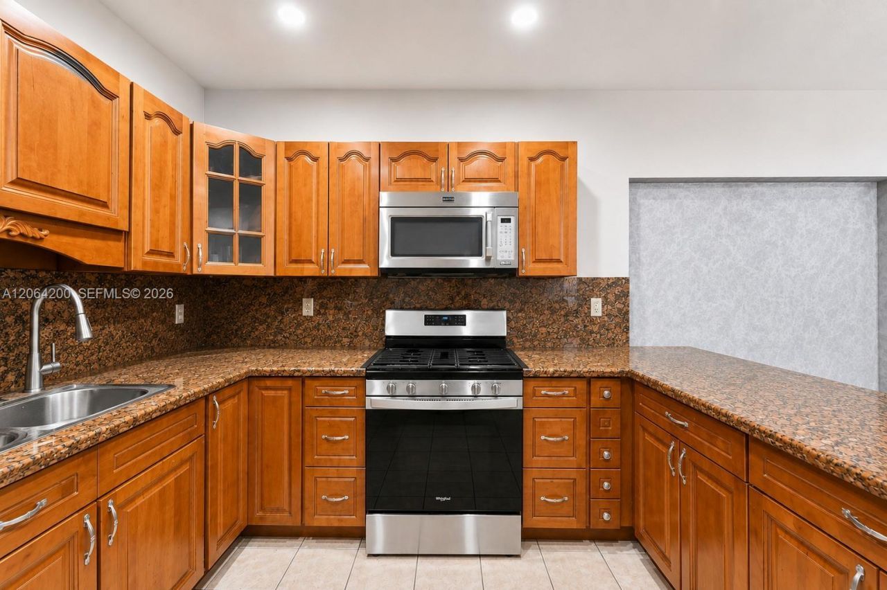 291 W 47th St, Hialeah, FL 33012 Photo