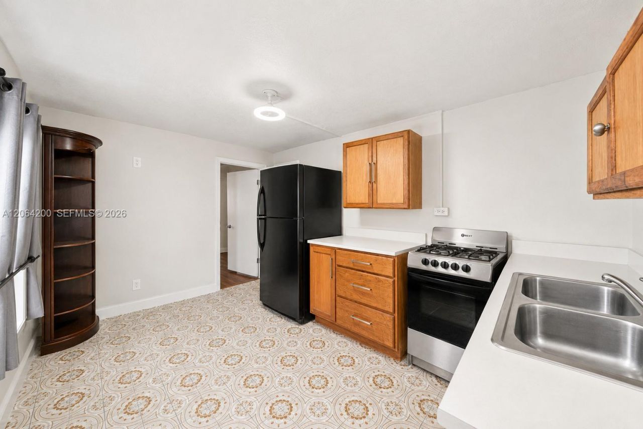 291 W 47th St, Hialeah, FL 33012 Photo