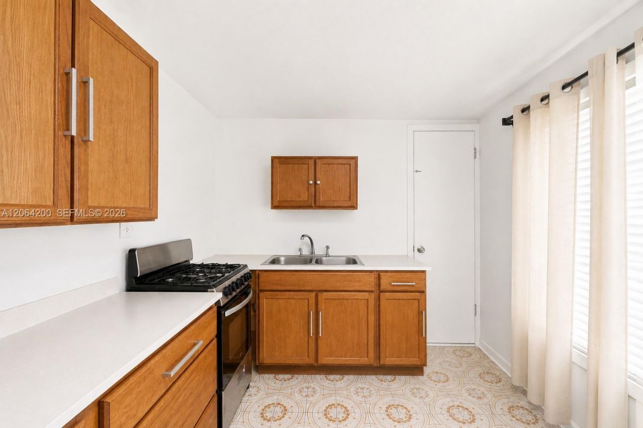 291 W 47th St, Hialeah, FL 33012 Photo