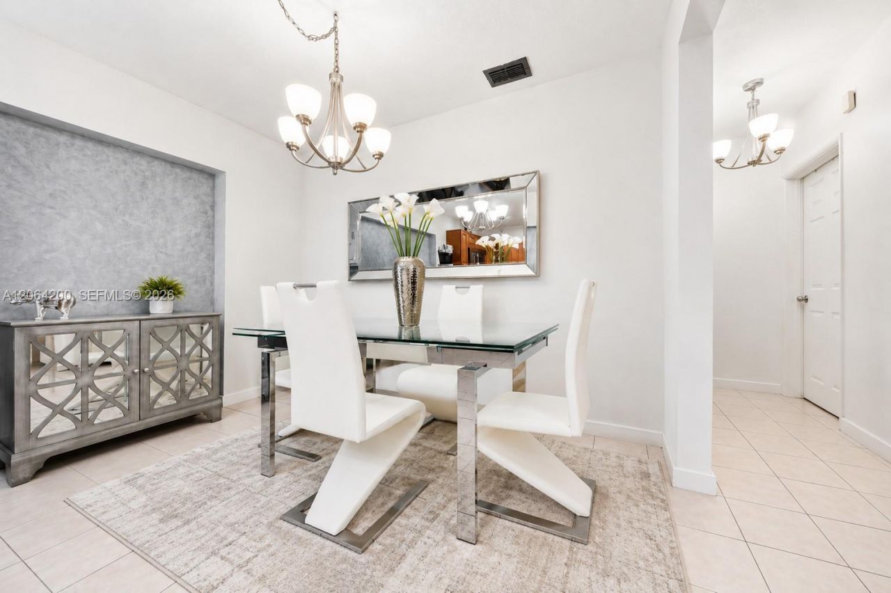 291 W 47th St, Hialeah, FL 33012 Photo