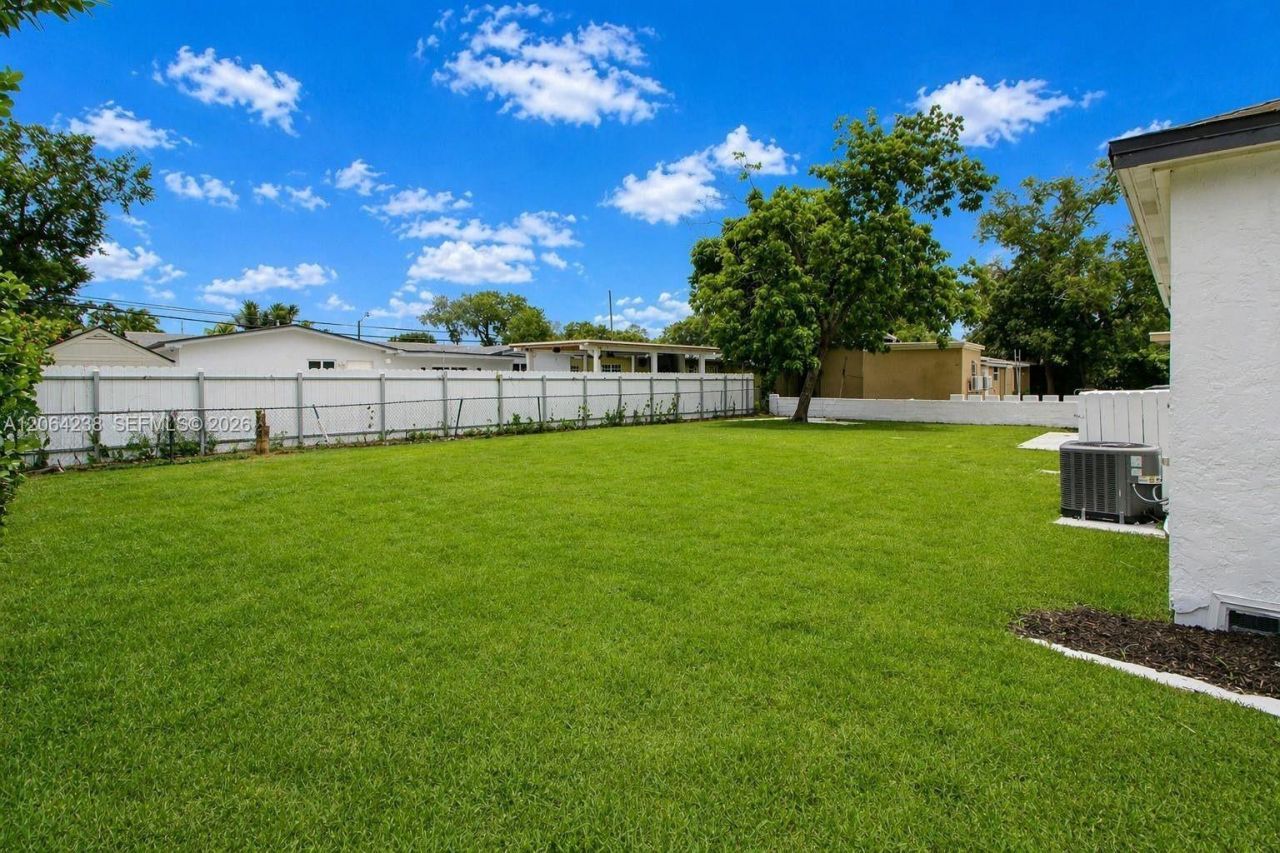 2870 NW 169th Ter, Miami Gardens, FL 33056 Photo