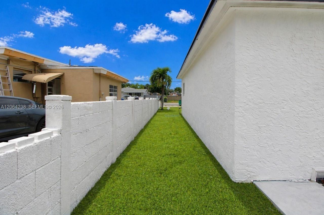 2870 NW 169th Ter, Miami Gardens, FL 33056 Photo