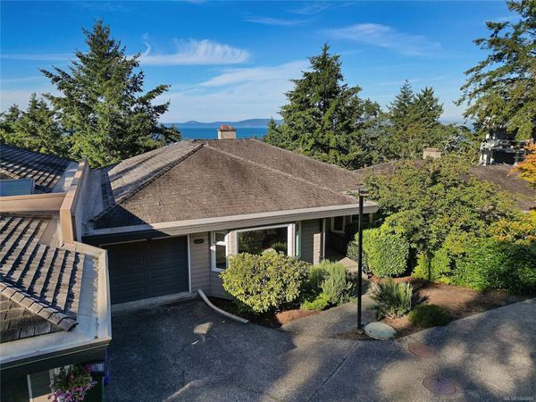 2829 Arbutus Rd , Unit #109, Saanich, BC V8N 5X5