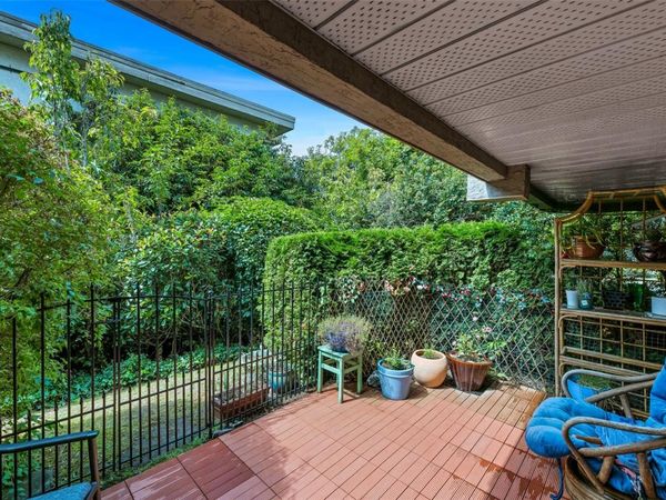 1223 Johnson St , Unit #102, Victoria, BC V8V 3N9
